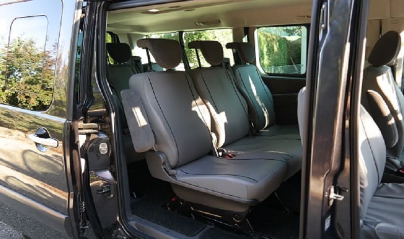 Austria: Coaches rental in Upper Austria in Upper Austria and Leonding